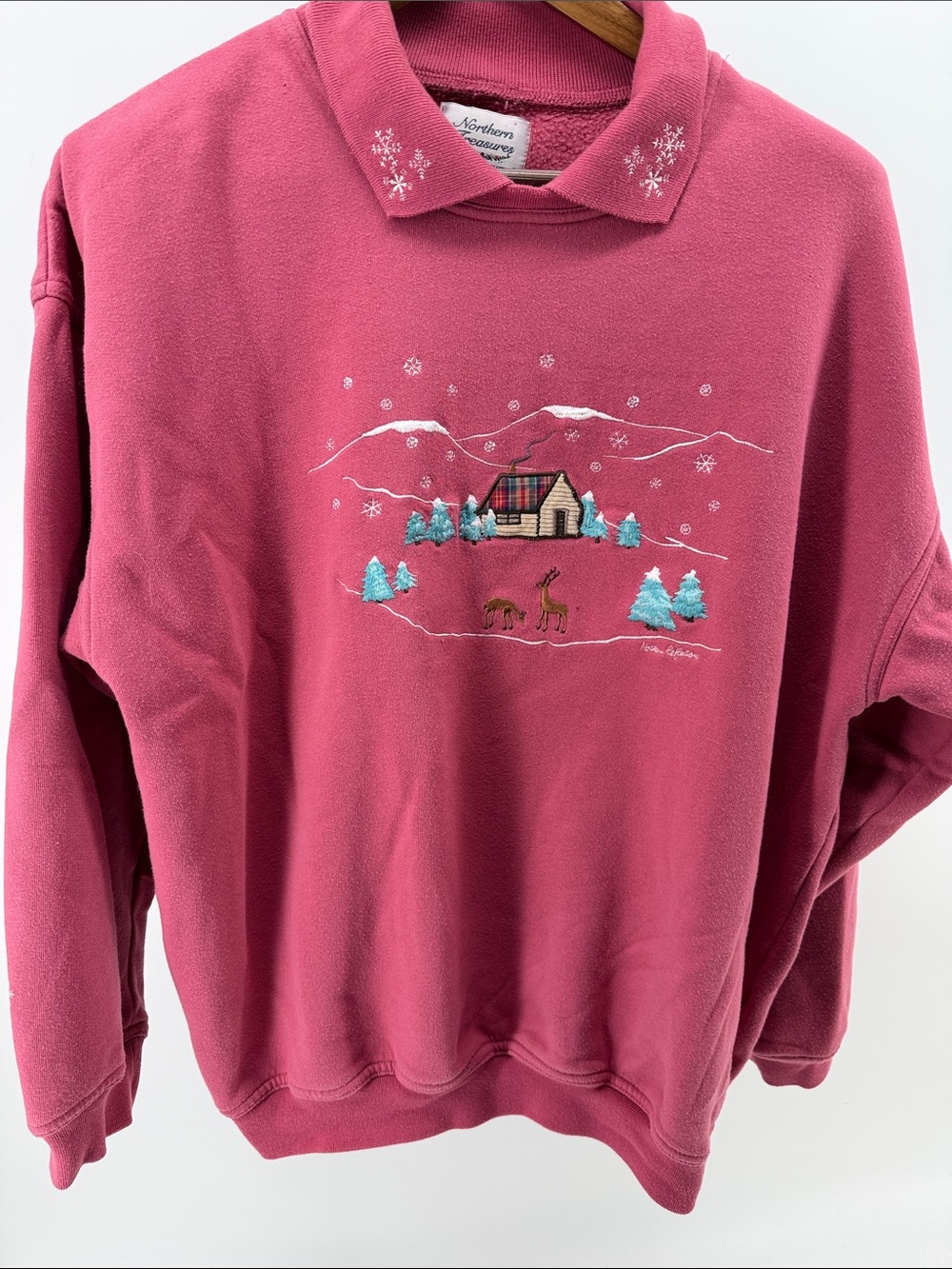 Northern Reflections Pink Holiday Fleece Pullover with Cabin Embroidery